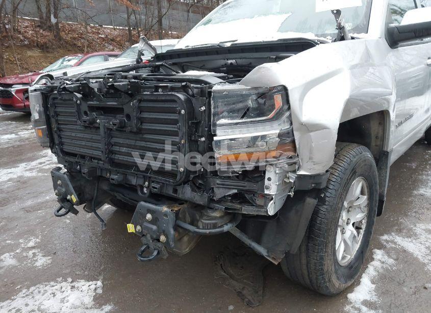 Photo 6 of 2017 Chevrolet Silverado 1500 1LT (VIN 3GCUKREC7HG476336)
