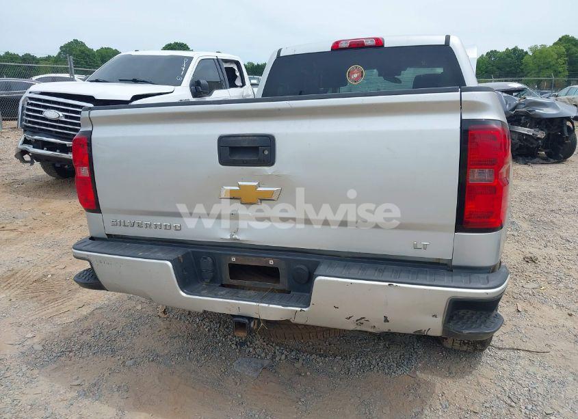 Photo 16 of 2018 Chevrolet Silverado 1500 2LT (VIN 3GCUKREC7JG390563)