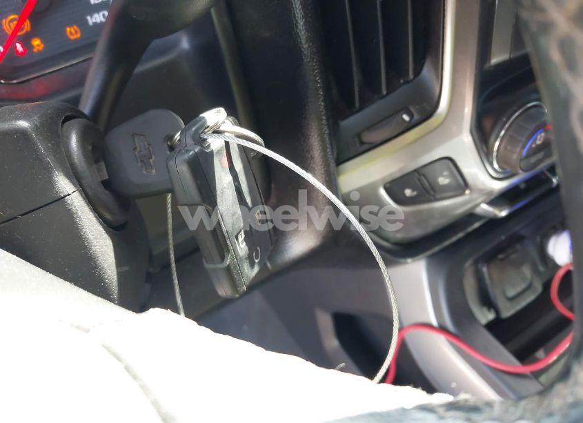 Photo 11 of 2018 Chevrolet Silverado 1500 2LT (VIN 3GCUKREC7JG498035)