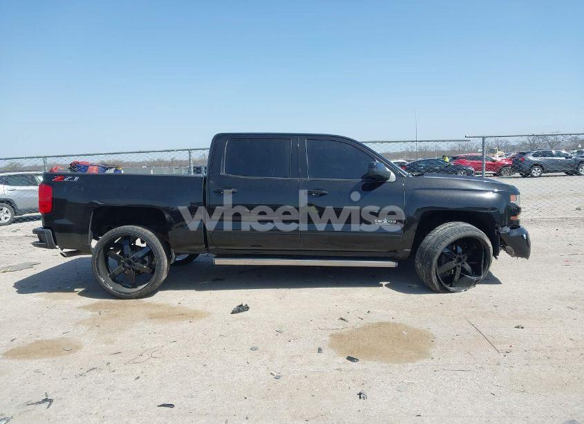 Photo 13 of 2018 Chevrolet Silverado 1500 2LT (VIN 3GCUKREC7JG498035)