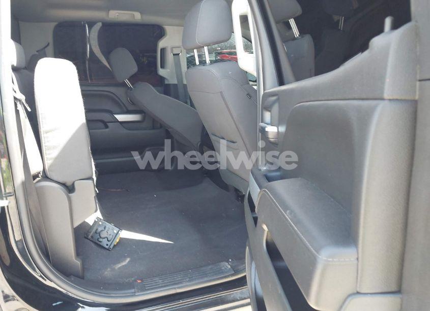 Photo 8 of 2018 Chevrolet Silverado 1500 2LT (VIN 3GCUKREC7JG498035)