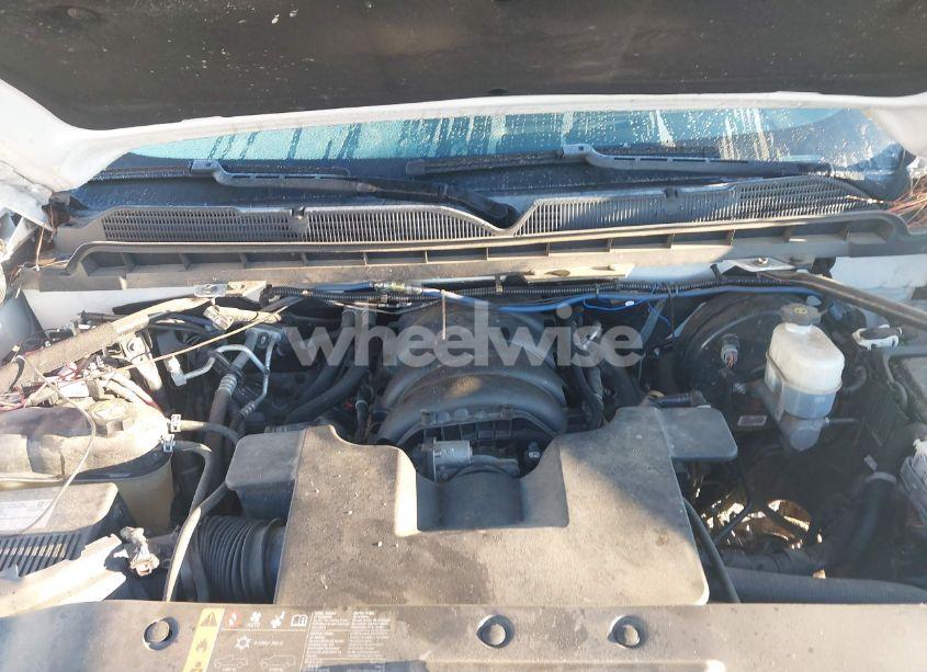 Photo 10 of 2018 Chevrolet Silverado 1500 2LT (VIN 3GCUKREC7JG502780)