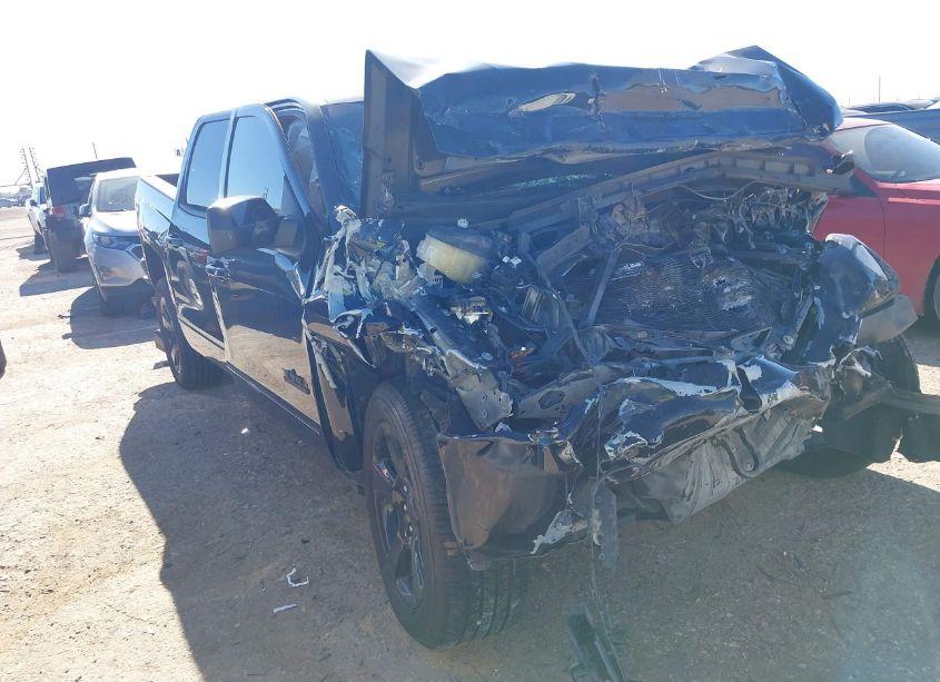 2018 Chevrolet Silverado 1500 2LT (VIN 3GCUKREC7JG504433) main photo