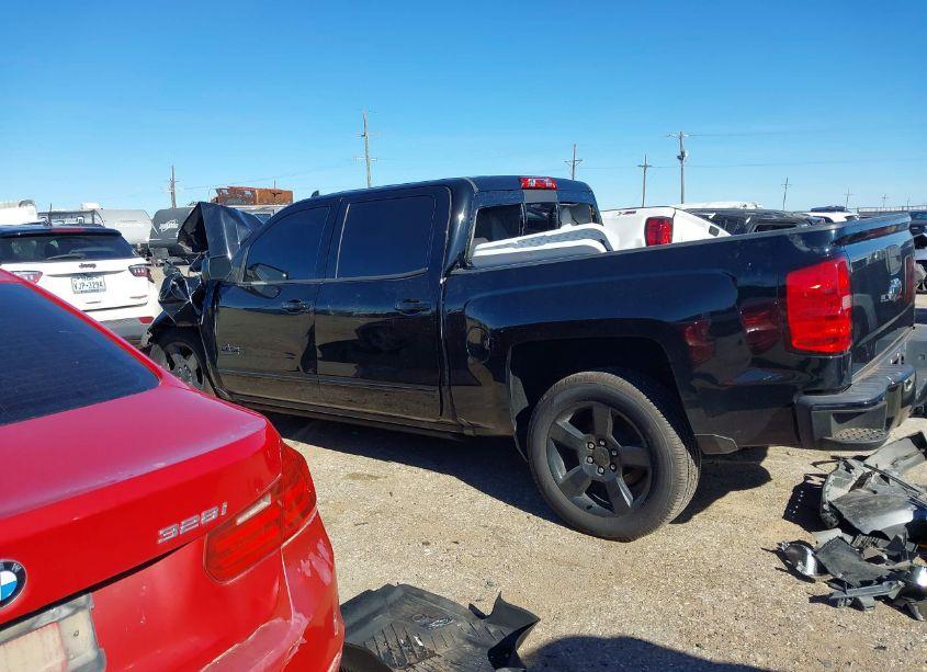 Photo 14 of 2018 Chevrolet Silverado 1500 2LT (VIN 3GCUKREC7JG504433)