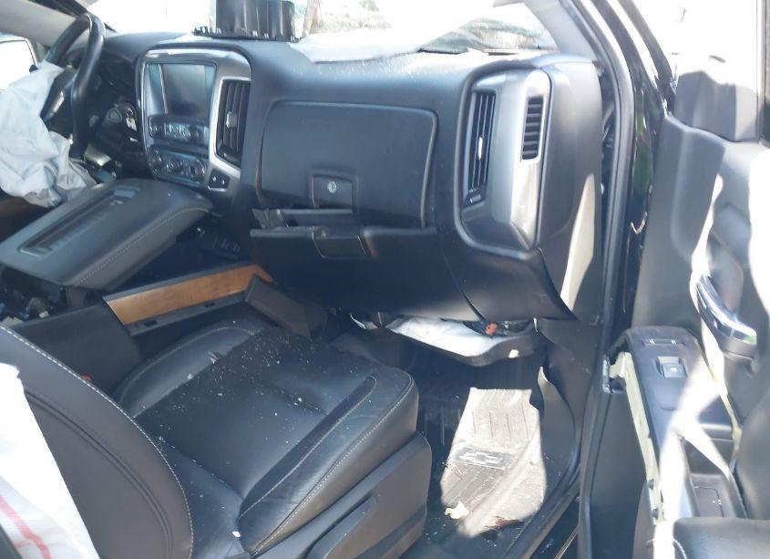 Photo 5 of 2018 Chevrolet Silverado 1500 2LT (VIN 3GCUKREC7JG504433)