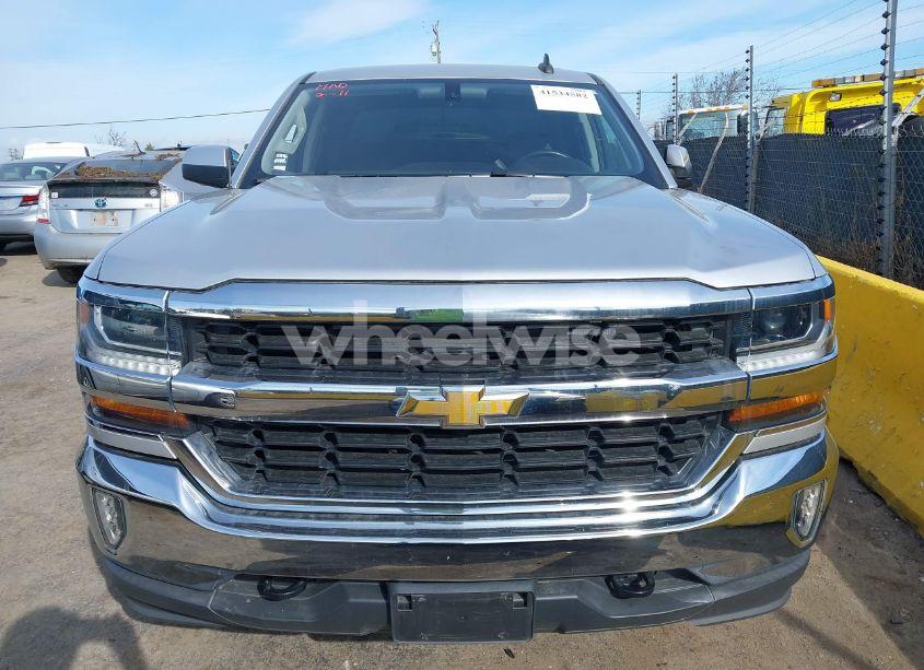 Photo 12 of 2018 Chevrolet Silverado 1500 LT (VIN 3GCUKREC7JG646975)