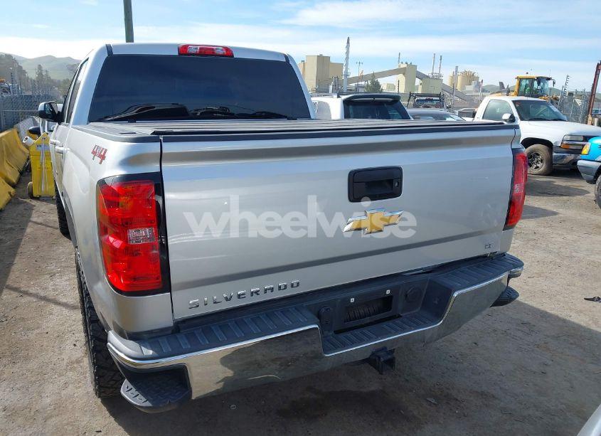 Photo 16 of 2018 Chevrolet Silverado 1500 LT (VIN 3GCUKREC7JG646975)
