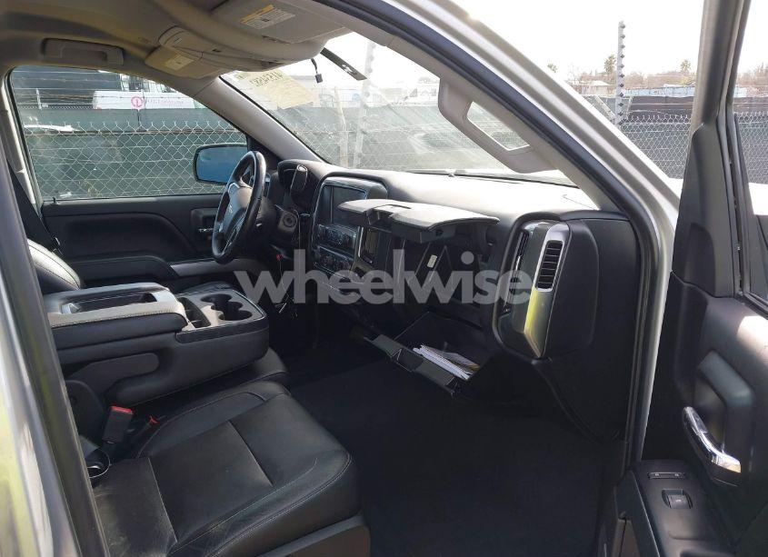 Photo 5 of 2018 Chevrolet Silverado 1500 LT (VIN 3GCUKREC7JG646975)