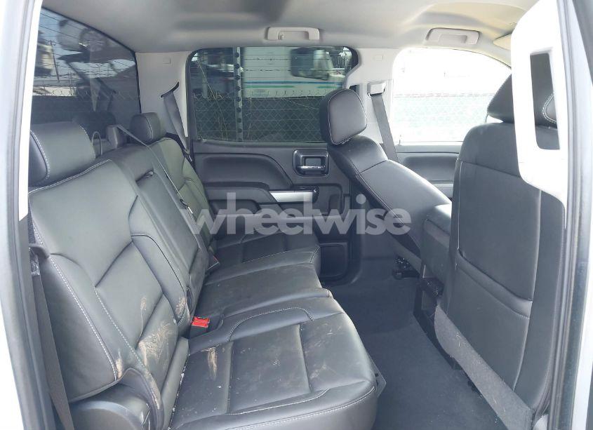 Photo 8 of 2018 Chevrolet Silverado 1500 LT (VIN 3GCUKREC7JG646975)