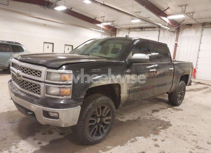 Photo 2 of 2014 Chevrolet Silverado 1500 1LT (VIN 3GCUKREC8EG177949)