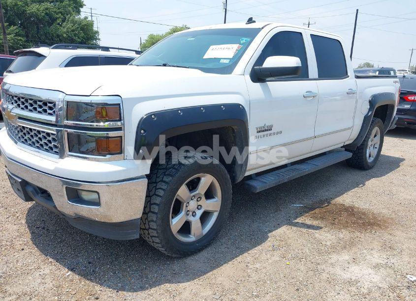 Photo 2 of 2014 Chevrolet Silverado 1500 1LT (VIN 3GCUKREC8EG197036)