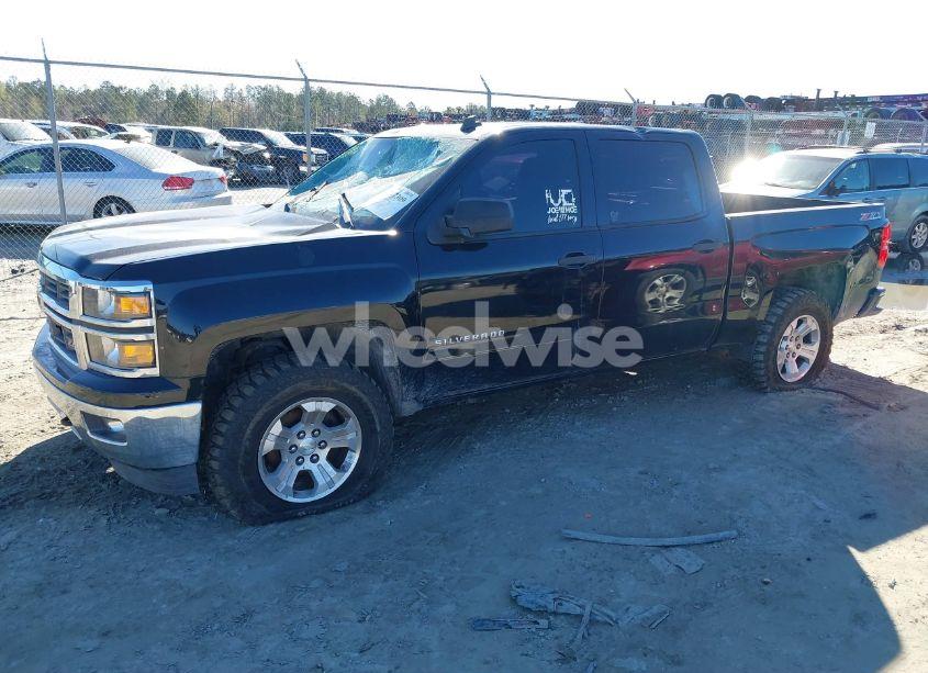 Photo 2 of 2014 Chevrolet Silverado 1500 2LT (VIN 3GCUKREC8EG371462)