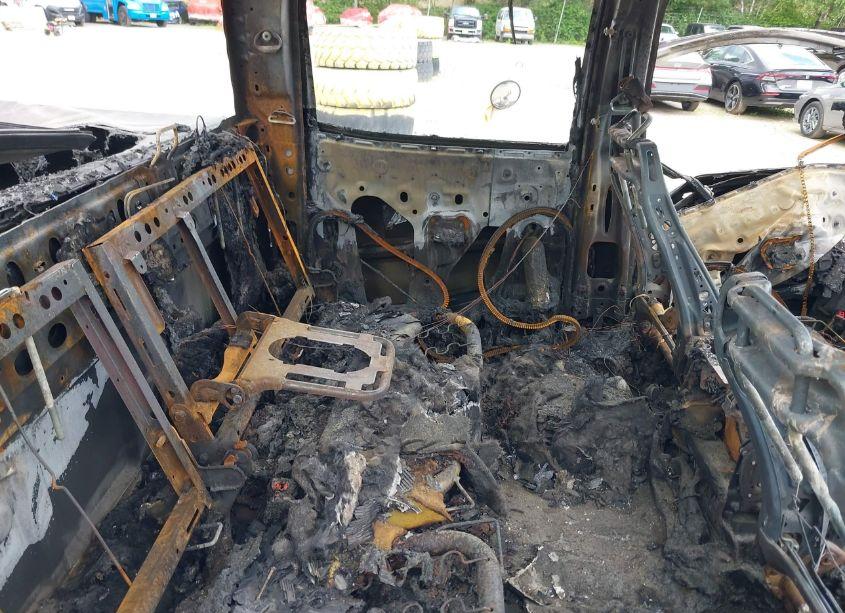 Photo 8 of 2014 Chevrolet Silverado 1500 1LT/2LT (VIN 3GCUKREC8EG494212)