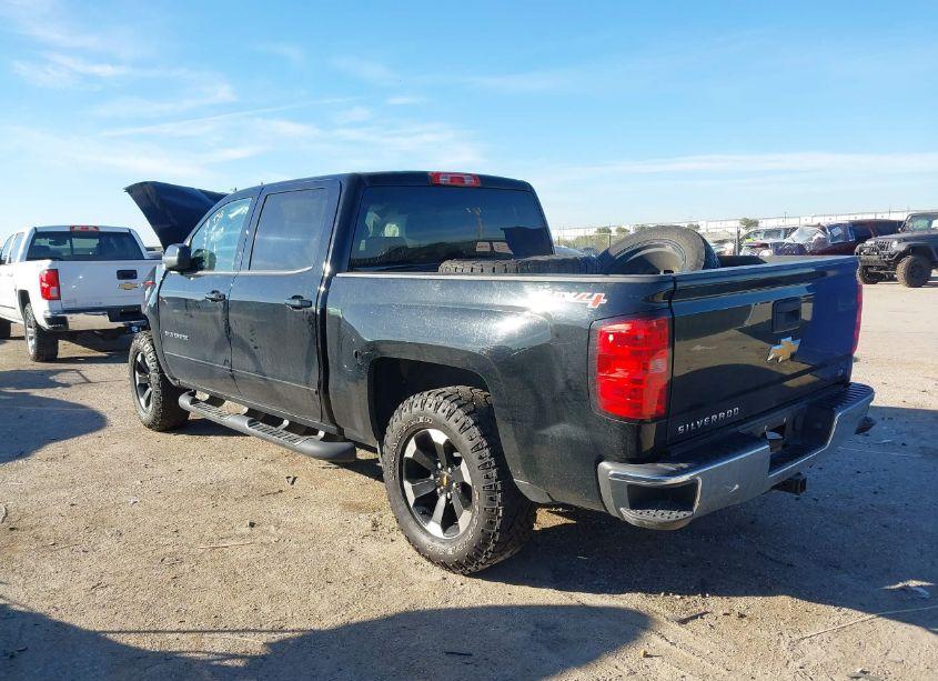Photo 3 of 2015 Chevrolet Silverado 1500 1LT (VIN 3GCUKREC8FG185938)