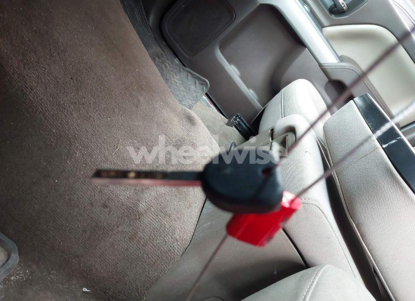 Photo 11 of 2015 Chevrolet Silverado 1500 2LT (VIN 3GCUKREC8FG196292)