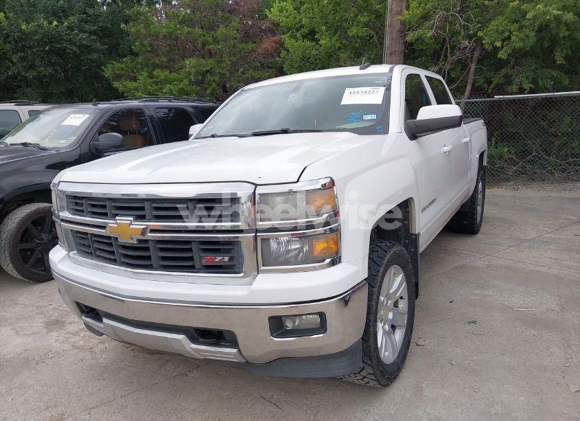 Photo 2 of 2015 Chevrolet Silverado 1500 2LT (VIN 3GCUKREC8FG196292)