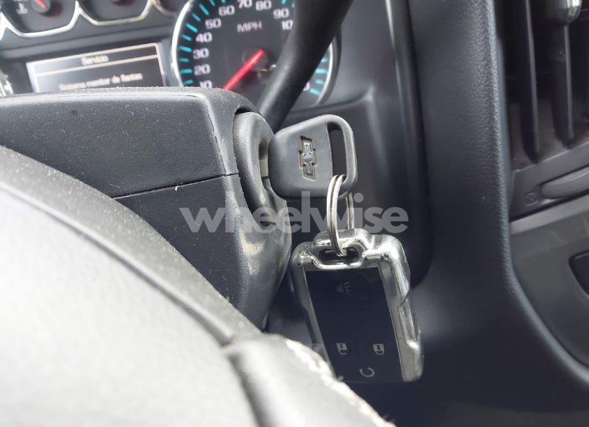 Photo 11 of 2015 Chevrolet Silverado 1500 1LT (VIN 3GCUKREC8FG212619)