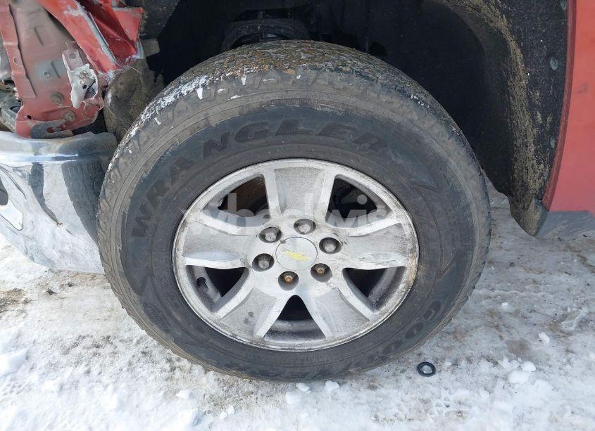 Photo 6 of 2015 Chevrolet Silverado 1500 1LT (VIN 3GCUKREC8FG212619)