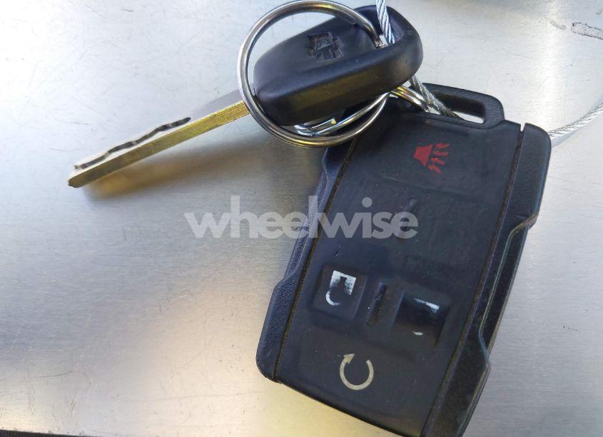 Photo 11 of 2015 Chevrolet Silverado 1500 (VIN 3GCUKREC8FG252750)