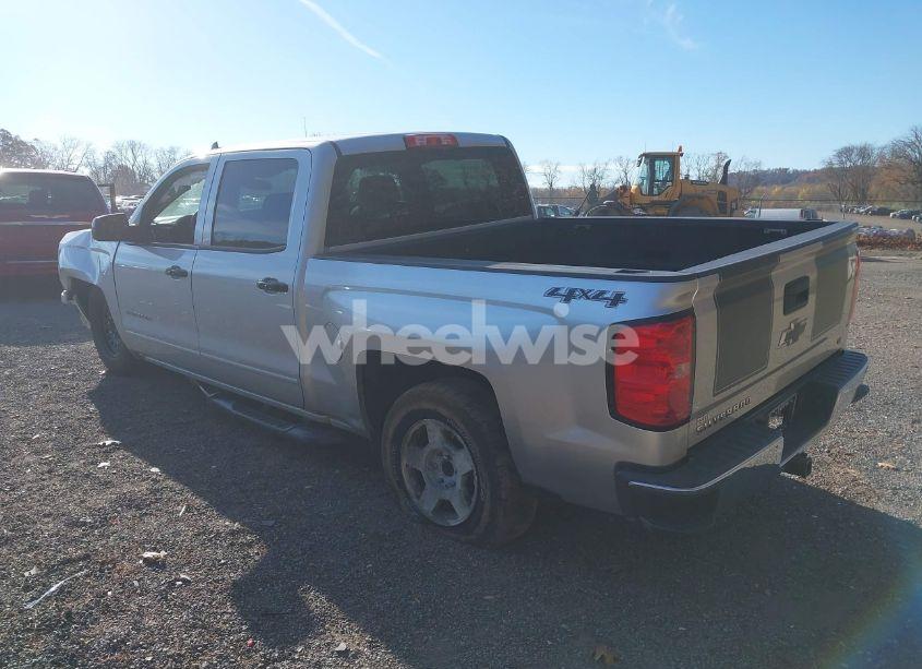 Photo 3 of 2015 Chevrolet Silverado 1500 (VIN 3GCUKREC8FG252750)