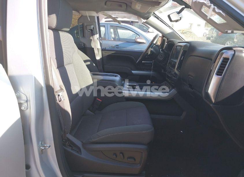 Photo 5 of 2015 Chevrolet Silverado 1500 (VIN 3GCUKREC8FG252750)