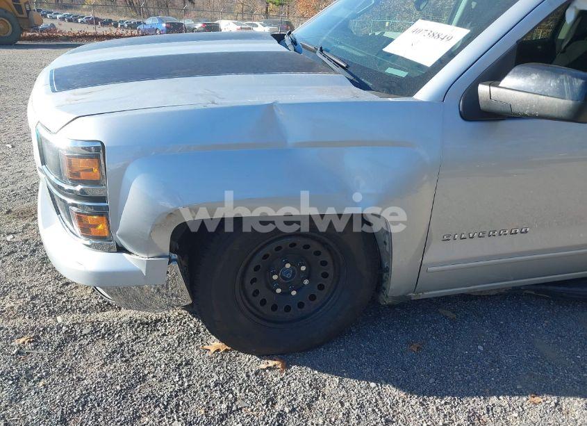 Photo 6 of 2015 Chevrolet Silverado 1500 (VIN 3GCUKREC8FG252750)