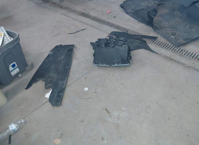 Photo 12 of 2015 Chevrolet Silverado 1500 2LT (VIN 3GCUKREC8FG336552)