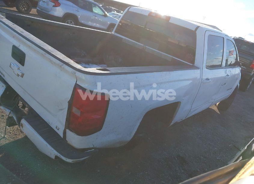 Photo 4 of 2016 Chevrolet Silverado 1500 2LT (VIN 3GCUKREC8GG325956)