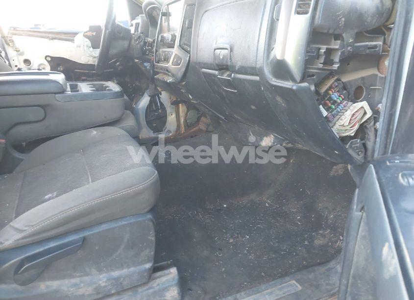 Photo 5 of 2016 Chevrolet Silverado 1500 2LT (VIN 3GCUKREC8GG325956)