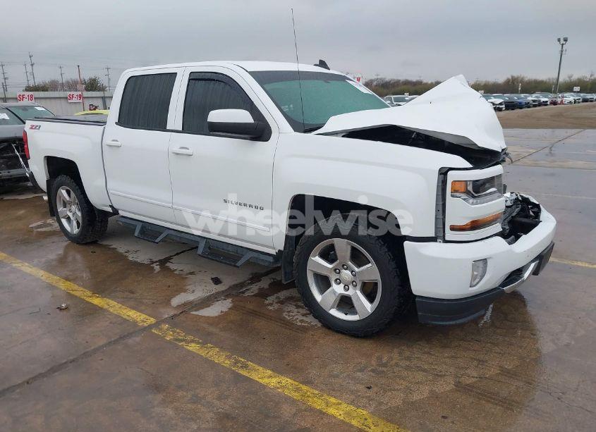 2016 Chevrolet Silverado 1500 2LT (VIN 3GCUKREC8GG364045) main photo