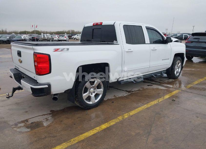 Photo 4 of 2016 Chevrolet Silverado 1500 2LT (VIN 3GCUKREC8GG364045)