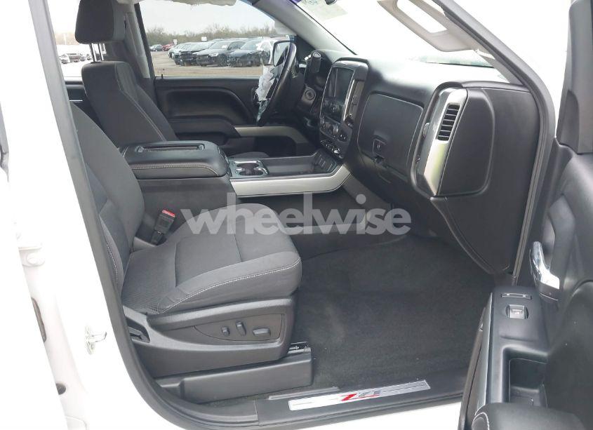 Photo 5 of 2016 Chevrolet Silverado 1500 2LT (VIN 3GCUKREC8GG364045)