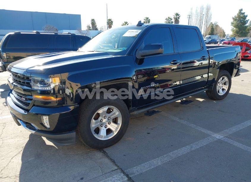 Photo 2 of 2016 Chevrolet Silverado 1500 2LT (VIN 3GCUKREC8GG381699)
