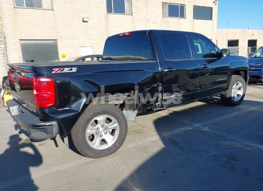 Photo 4 of 2016 Chevrolet Silverado 1500 2LT (VIN 3GCUKREC8GG381699)