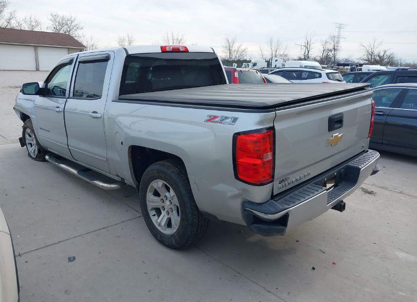 Photo 3 of 2017 Chevrolet Silverado 1500 2LT (VIN 3GCUKREC8HG163604)