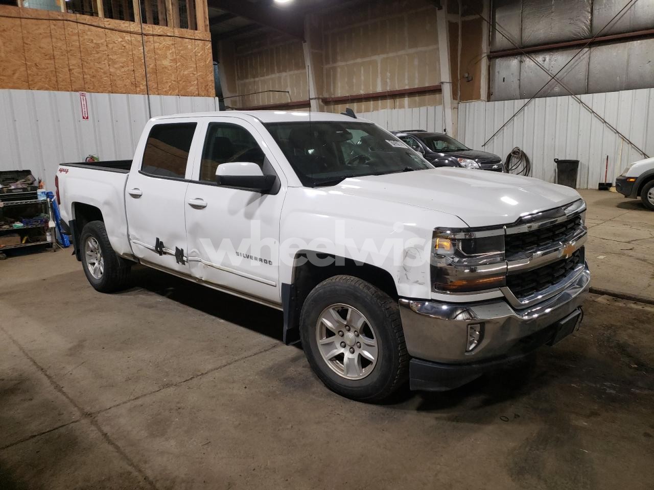 Photo 4 of 2017 CHEVROLET SILVERADO K1500 LT N/A (VIN 3GCUKREC8HG164879)