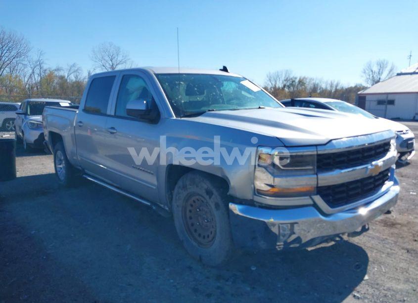 2017 Chevrolet Silverado 1500 1LT (VIN 3GCUKREC8HG300556) main photo