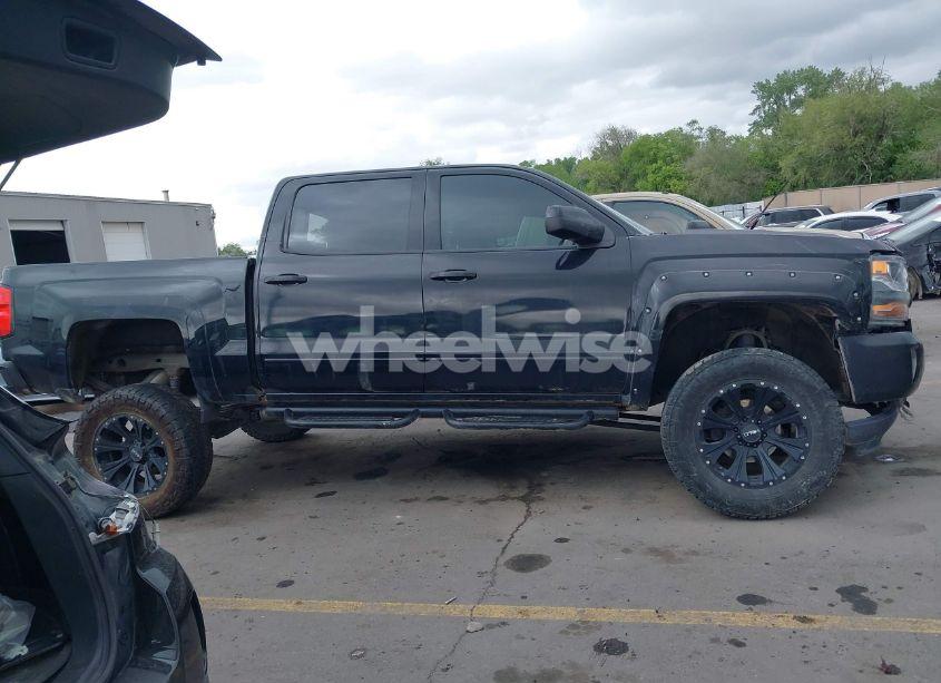 Photo 14 of 2017 Chevrolet Silverado 1500 2LT (VIN 3GCUKREC8HG305952)