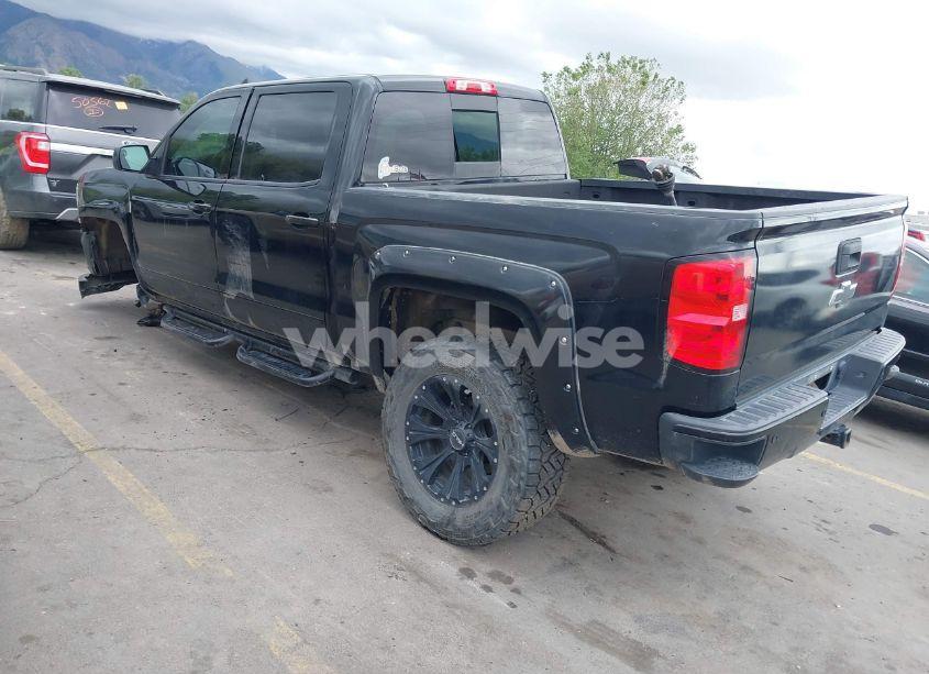 Photo 3 of 2017 Chevrolet Silverado 1500 2LT (VIN 3GCUKREC8HG305952)