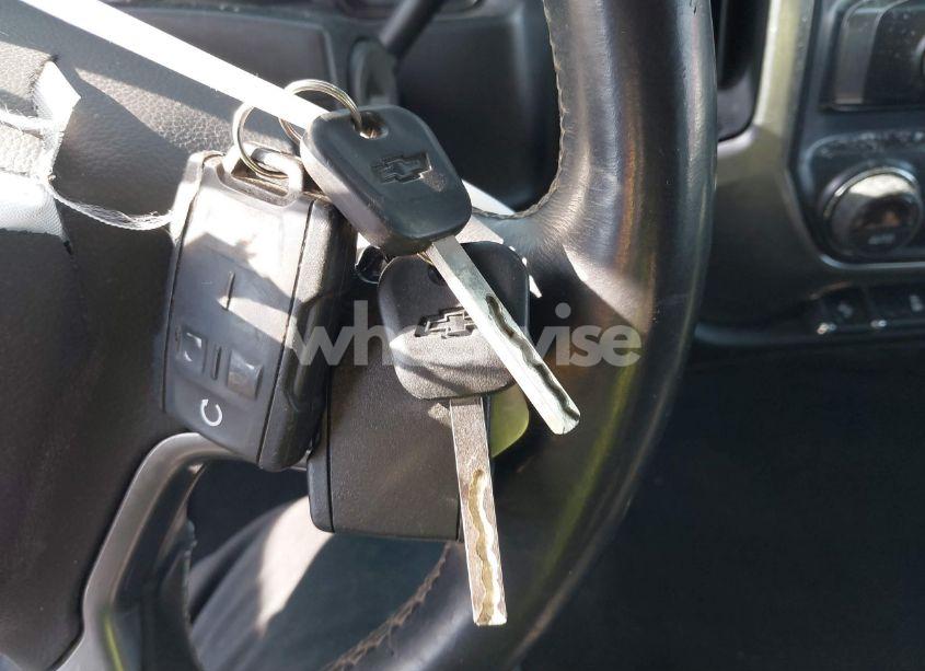 Photo 11 of 2017 Chevrolet Silverado 1500 2LT (VIN 3GCUKREC8HG350616)