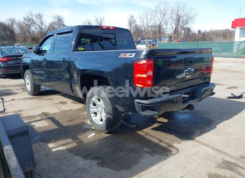 Photo 3 of 2017 Chevrolet Silverado 1500 2LT (VIN 3GCUKREC8HG350616)