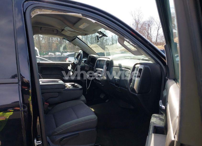 Photo 5 of 2017 Chevrolet Silverado 1500 2LT (VIN 3GCUKREC8HG350616)