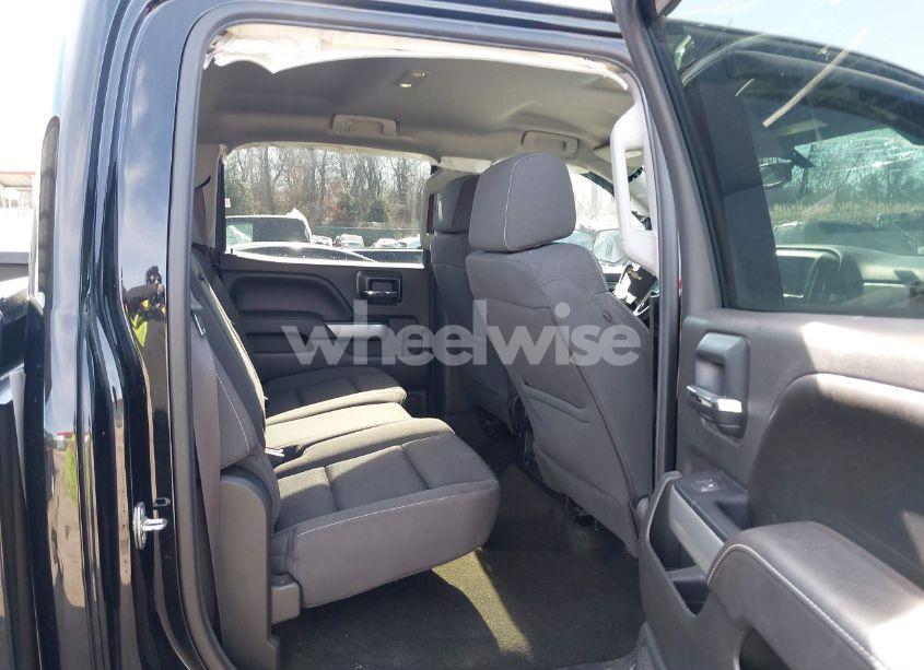 Photo 8 of 2017 Chevrolet Silverado 1500 2LT (VIN 3GCUKREC8HG350616)