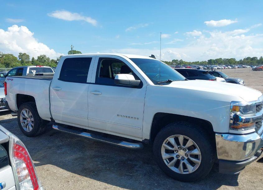 Photo 13 of 2017 Chevrolet Silverado 1500 1LT (VIN 3GCUKREC8HG356299)
