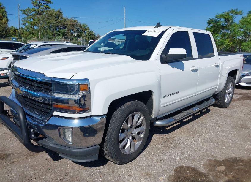 Photo 2 of 2017 Chevrolet Silverado 1500 1LT (VIN 3GCUKREC8HG356299)