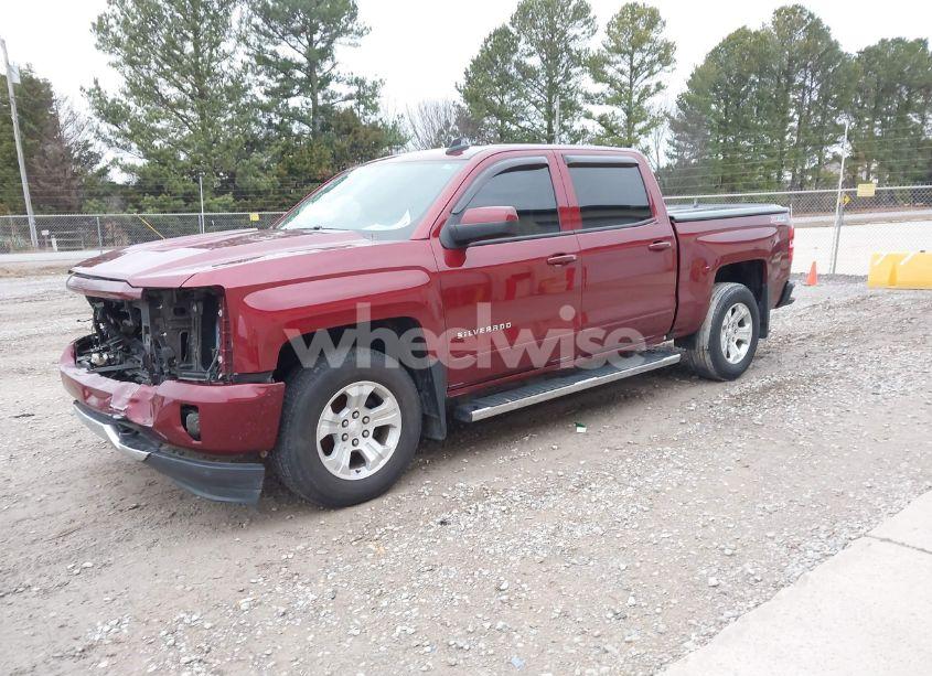 Photo 2 of 2017 Chevrolet Silverado 1500 2LT (VIN 3GCUKREC8HG421460)