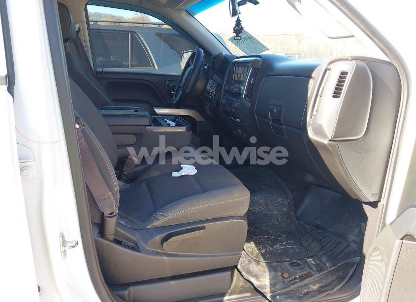 Photo 5 of 2017 Chevrolet Silverado 1500 1LT (VIN 3GCUKREC8HG432927)