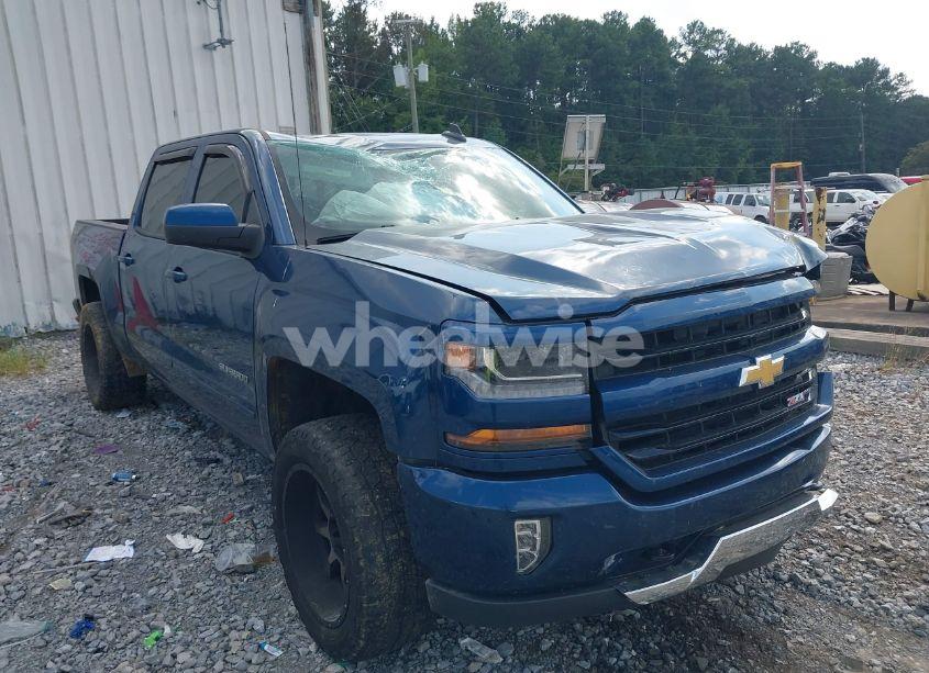 2017 Chevrolet Silverado 1500 2LT (VIN 3GCUKREC8HG463806) main photo