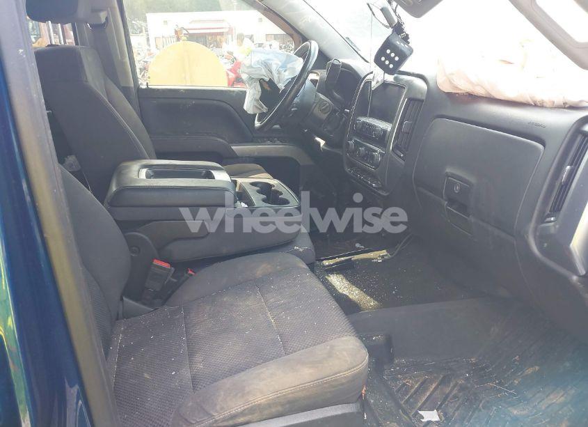 Photo 5 of 2017 Chevrolet Silverado 1500 2LT (VIN 3GCUKREC8HG463806)