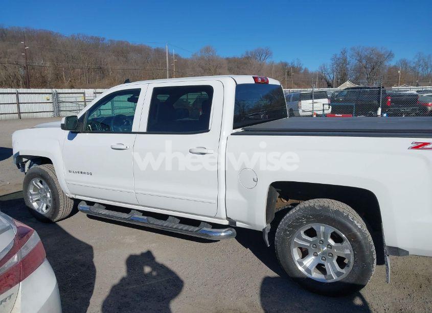 Photo 15 of 2017 Chevrolet Silverado 1500 2LT (VIN 3GCUKREC8HG508355)